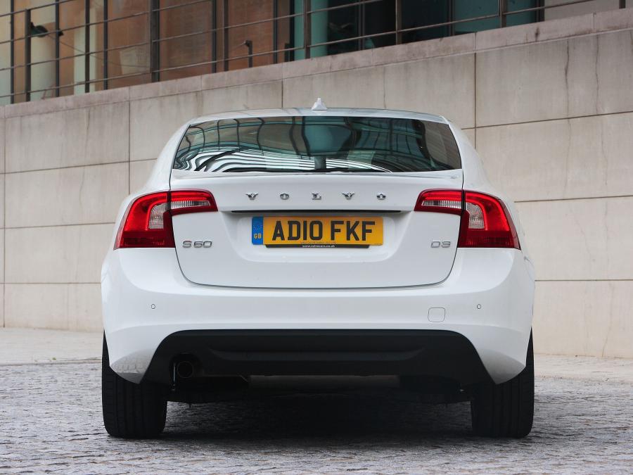  Volvo S60 D3 2010 года  (UK) (фото 19 из 27)